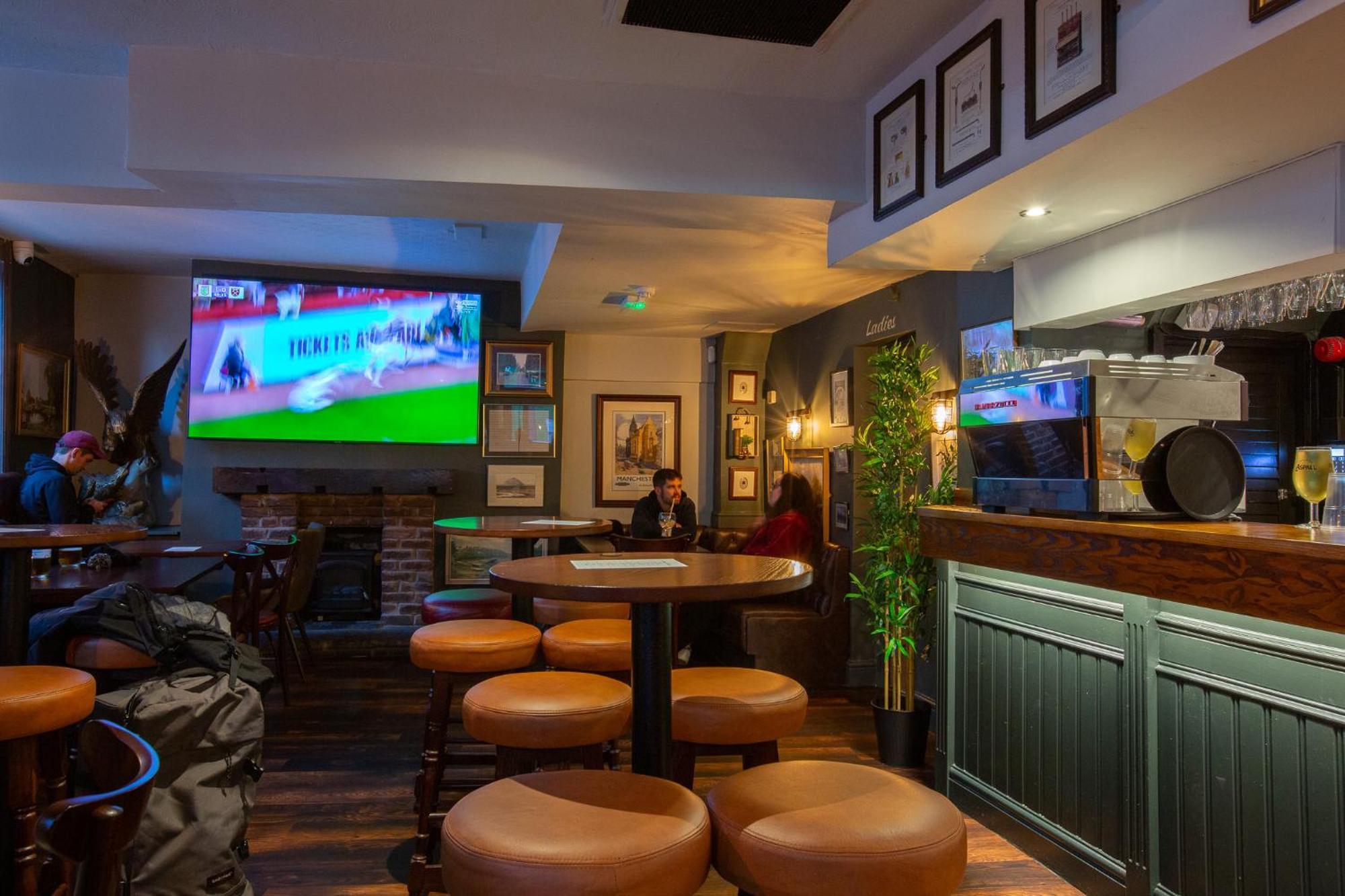 The Crown & Anchor Hotel Manchester Buitenkant foto